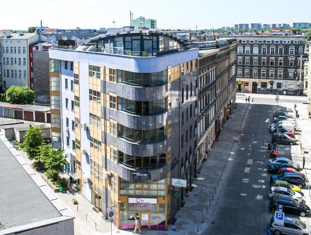 City Aparthotel — 1