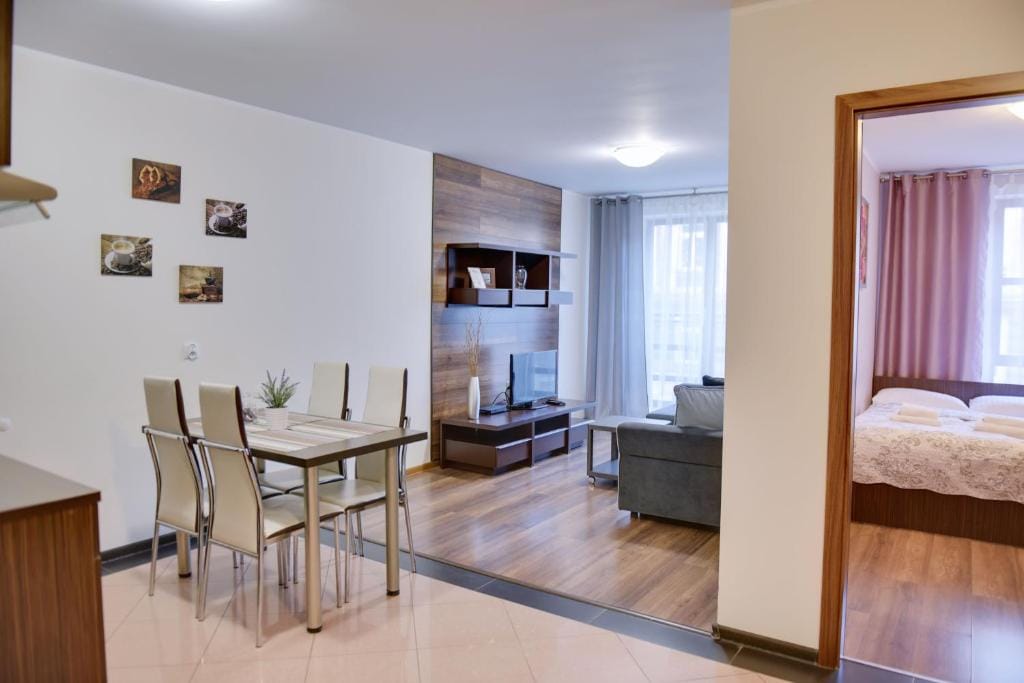City Aparthotel — 4
