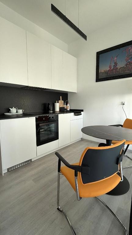 Hanza Tower Level XV Signature — 5