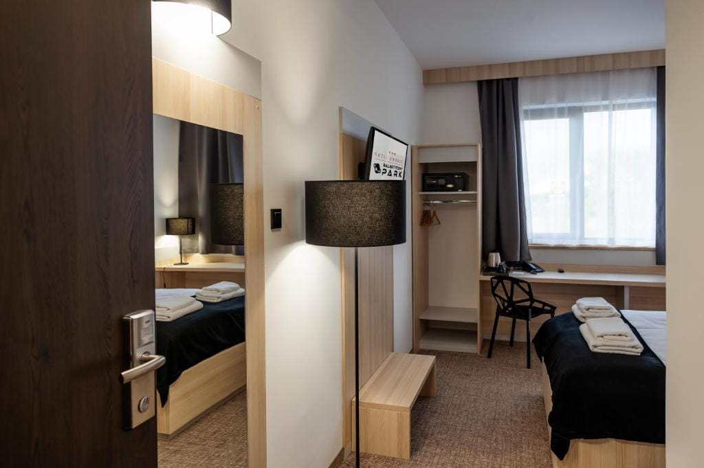 Hotel Dworski Galaktyczny Park — 3