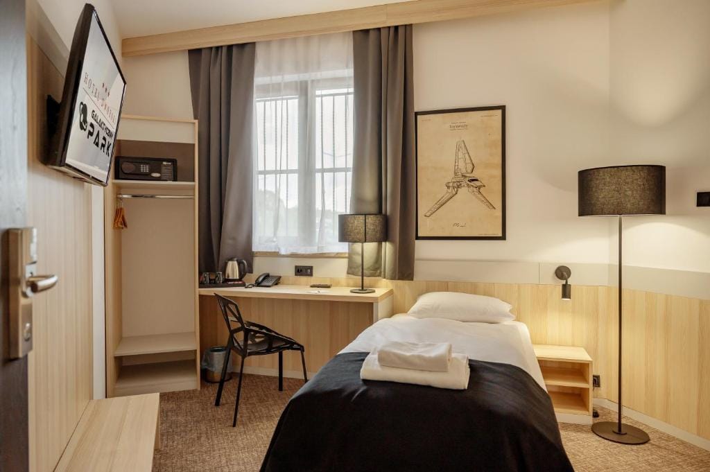 Hotel Dworski Galaktyczny Park — 5