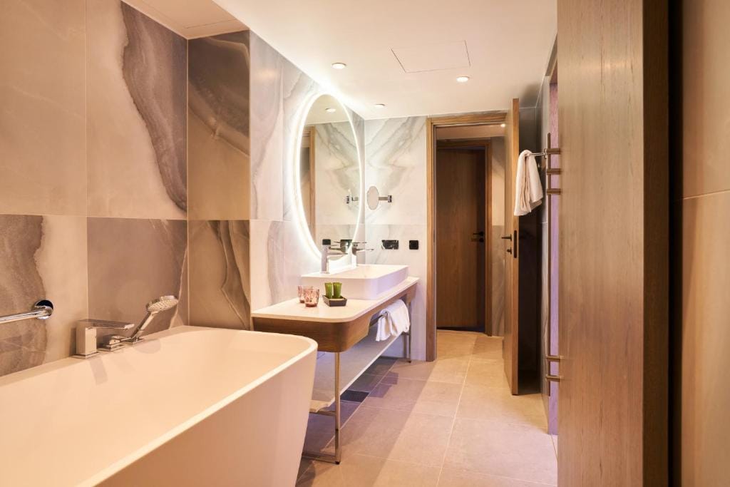 Nordic Hotel Forum — 3