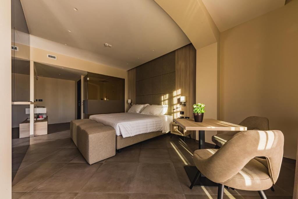 Salina Hotel — 2