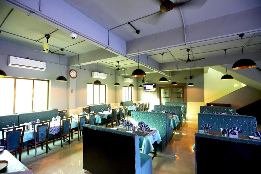 The Luxury Maharaja The Royal Resort — 4