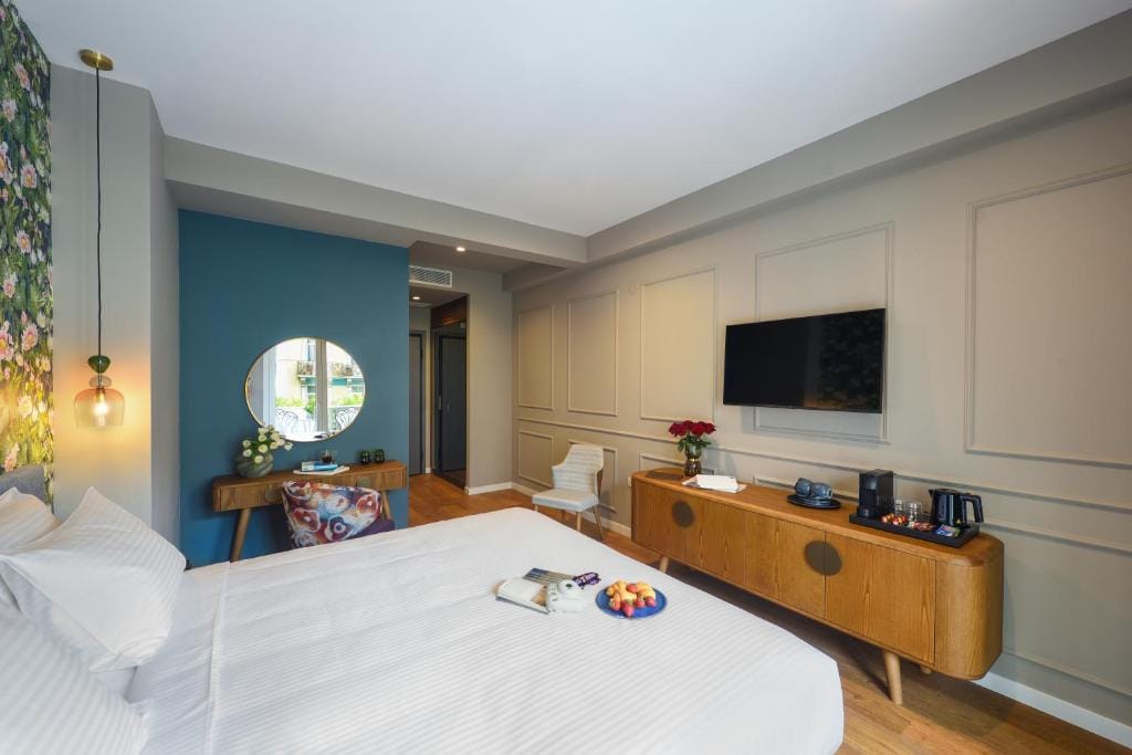 The Oscar Olympic Hotel — 4