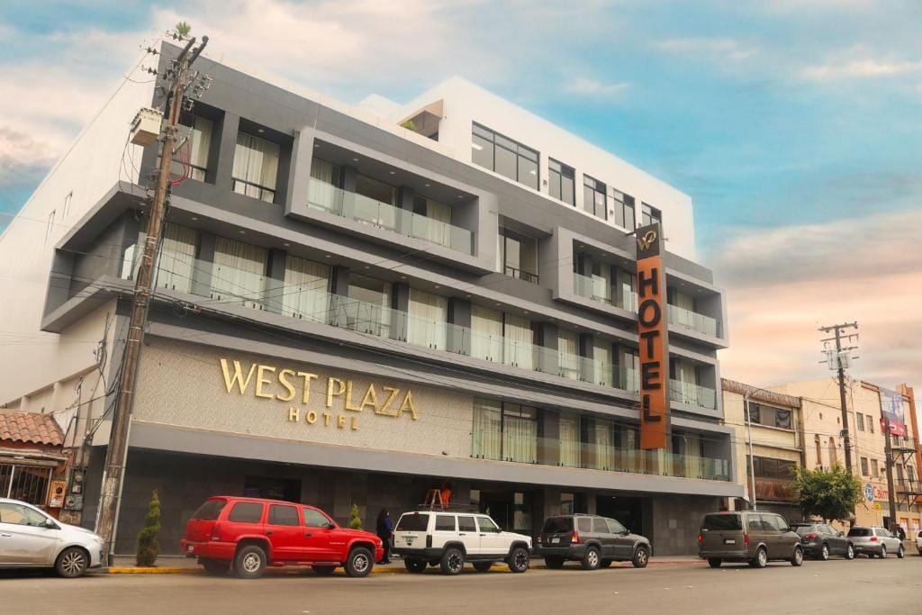 Hotel West Plaza — 1