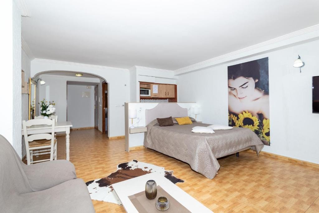 Unique Hotel Apartments — 1