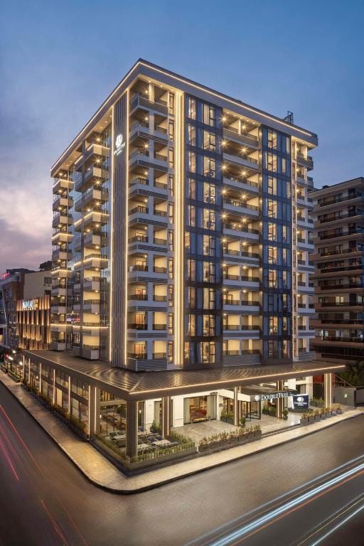 Doubletree By Hilton Suites Trabzon Yomra — 1