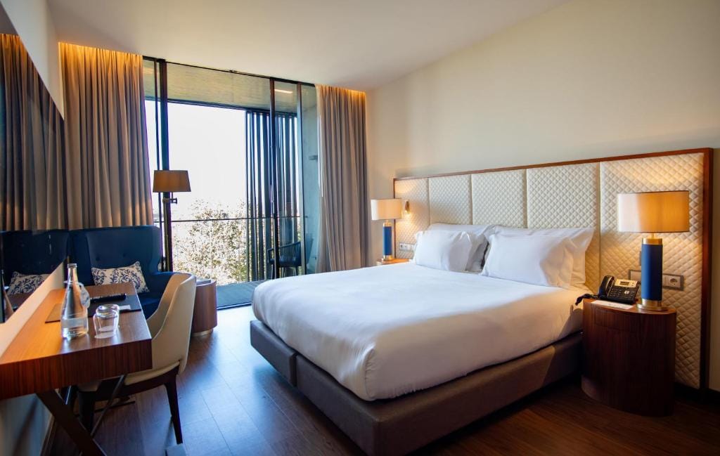 Boeira Garden Hotel Porto Gaia, Curio Collection by Hilton — 2